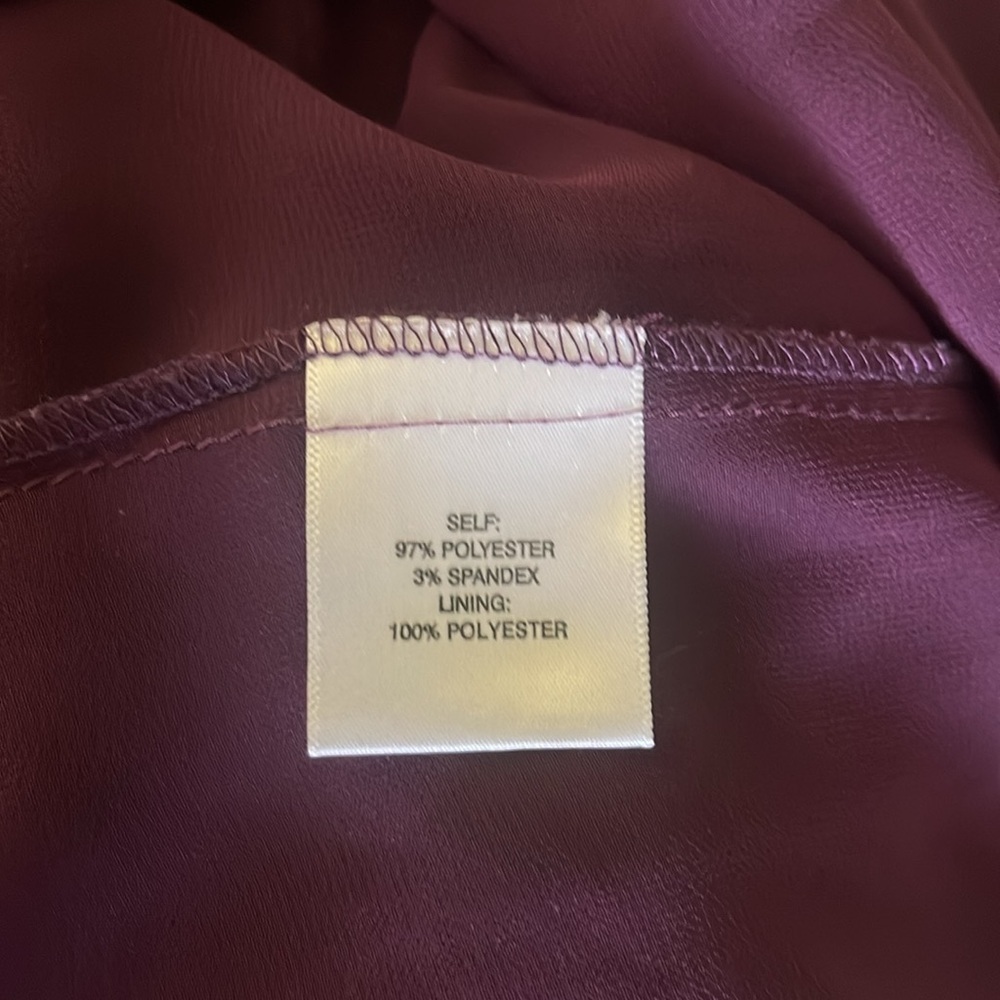 Jane and Delancey - burgundy v neck with bow -  tiered long sleeve - size L - Picture 5 of 6